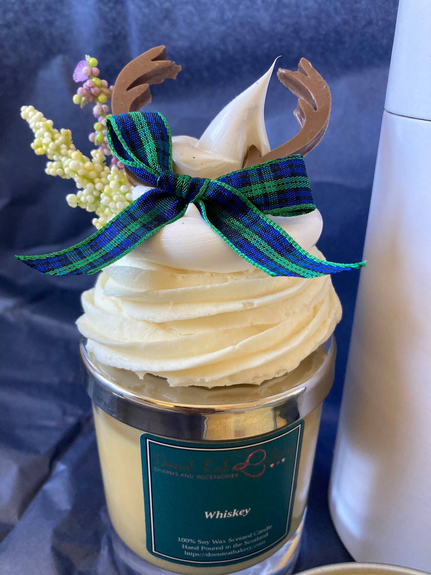 *Candle - Decorative Lid - Whiskey Cupcake