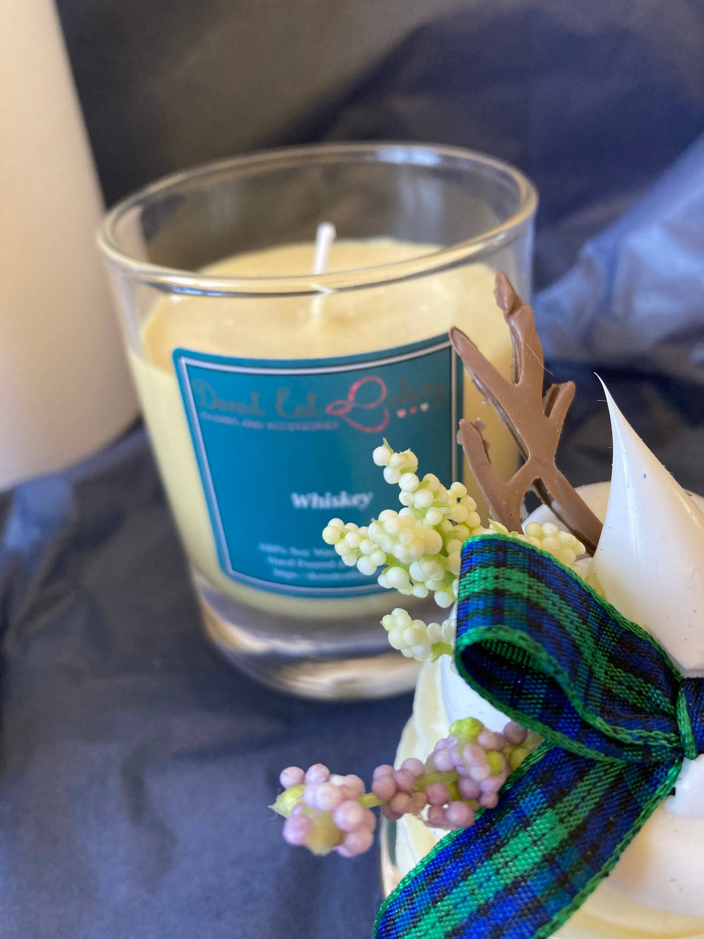 *Candle - Decorative Lid - Whiskey Cupcake