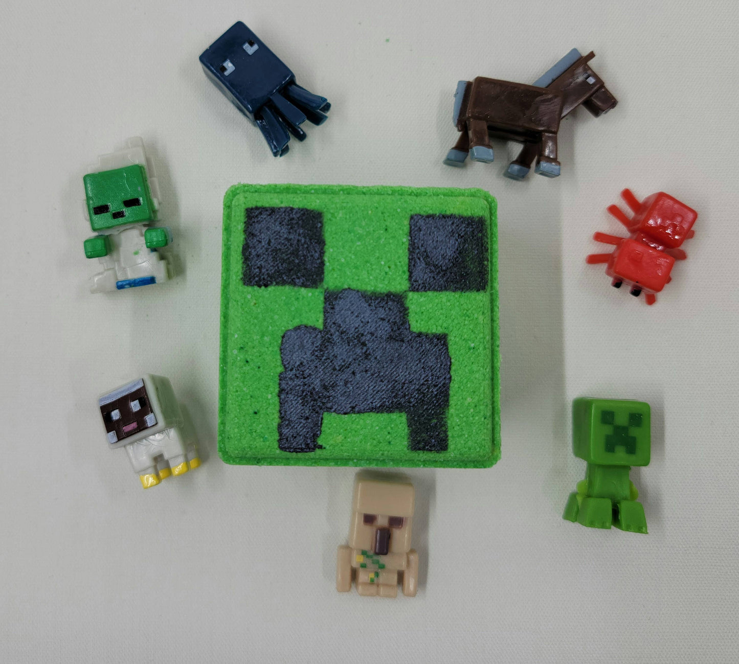 Bath Bomb - Minebomb Minecraft w Surprise Toy Inside