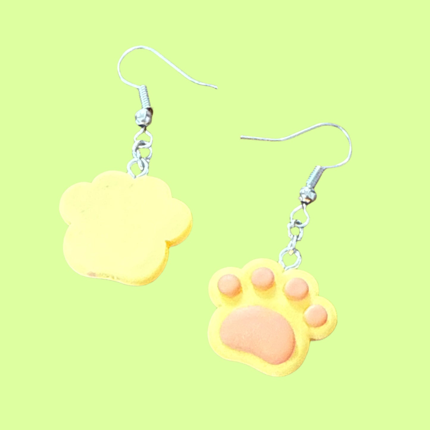 Earrings - 2tone polyresin paws peach/yellow