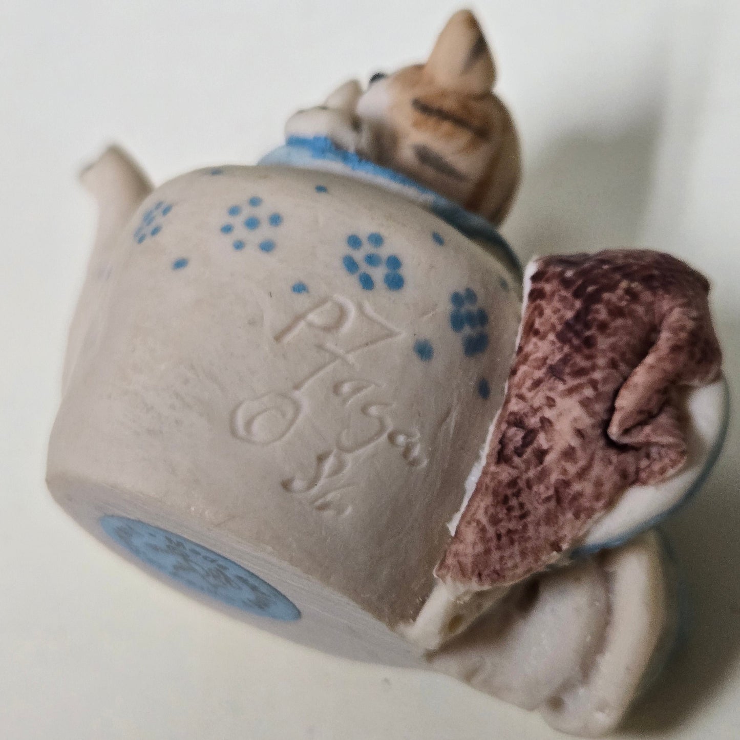 Figurine - Peter Fagan - teapot