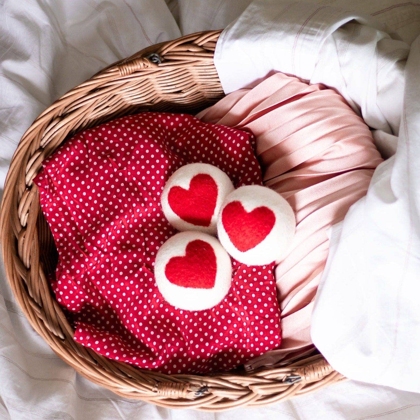 Dryer Ball - F 100% NZ wool red heart