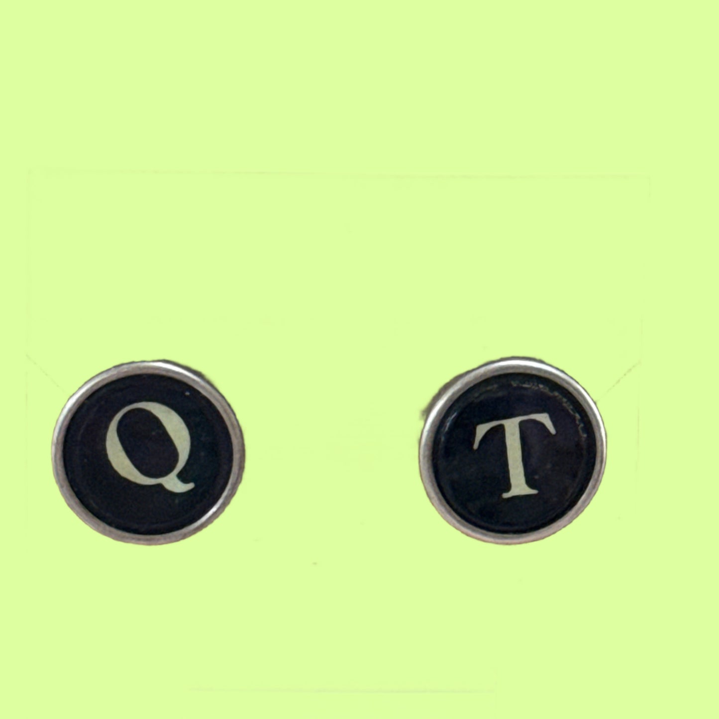 Earrings - Round Typewriter Keys Post Cutie QT cm on Bk