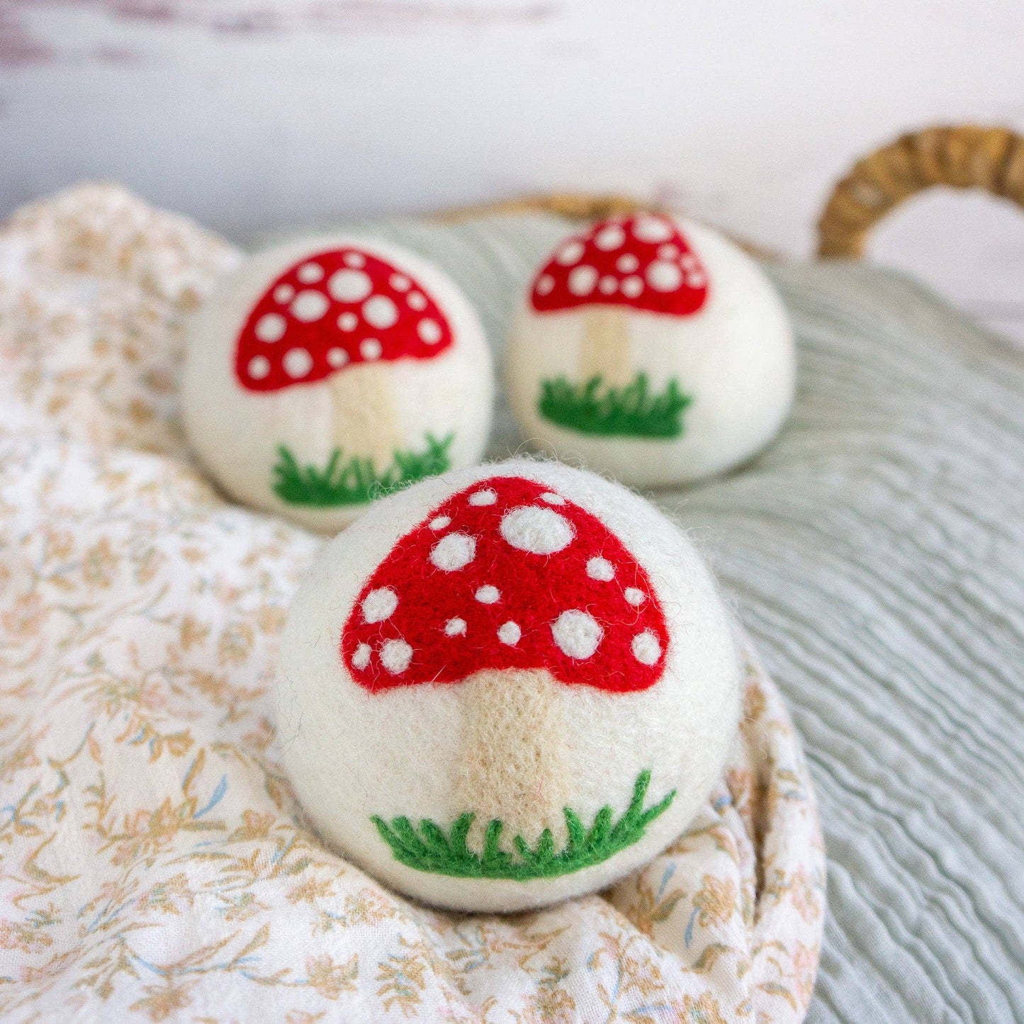 Dryer Ball - F 100% NZ wool mushroom