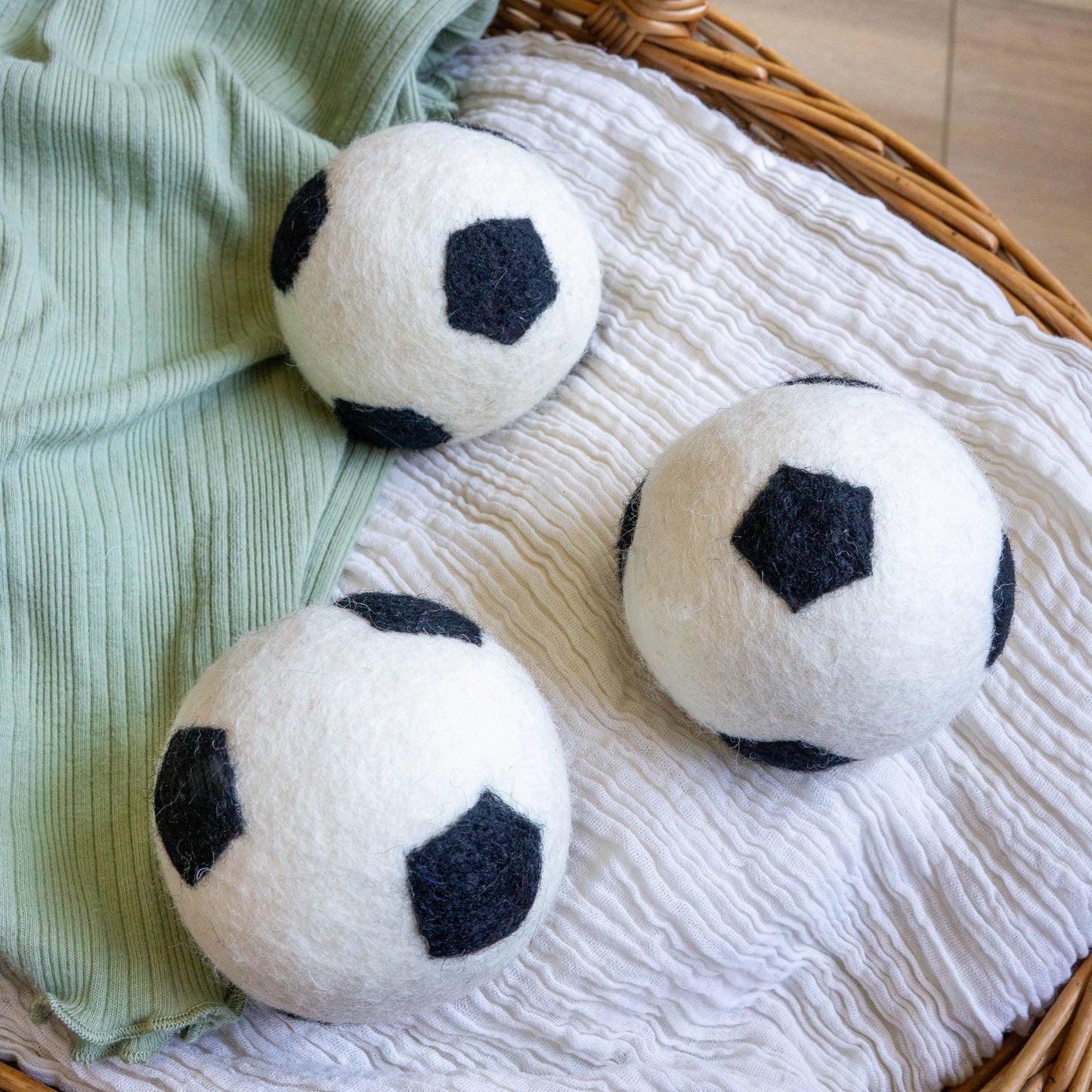 Dryer Balls - F 100% wool Soccer ball