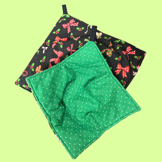 Microwave Cozy - holly bows lge
