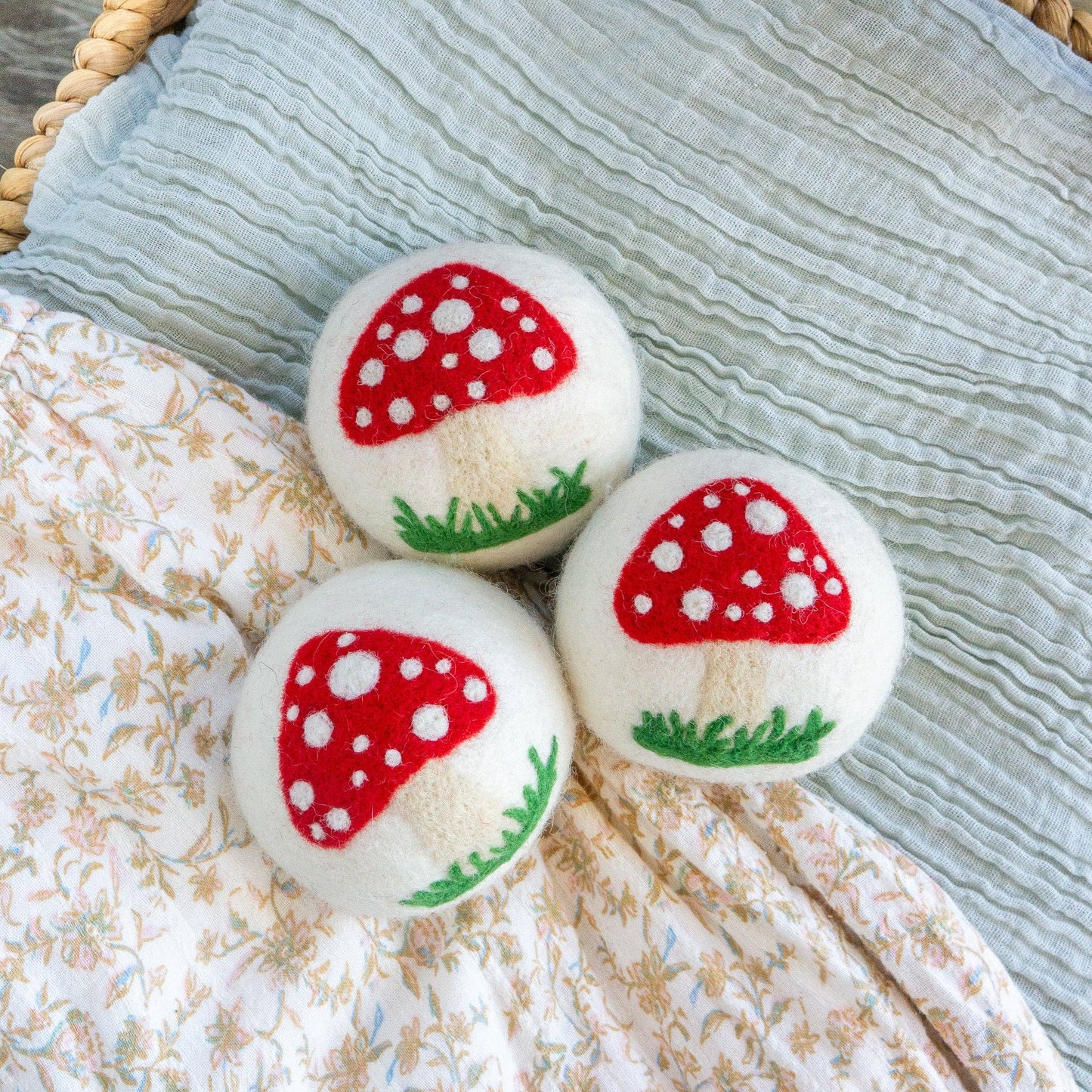 Dryer Ball - F 100% NZ wool mushroom